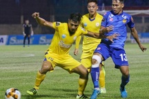 Thua B.Bình Dương, Khánh Hoà rơi trở lại vị trí cuối bảng xếp hạng