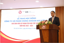 Chứng khoán KIS trao học bổng cho sinh viên với tổng giá trị 600 triệu đồng