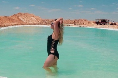 Cảnh tuyệt đẹp tại hồ nước mà người không biết bơi... cũng nổi