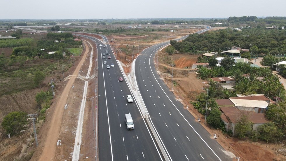 Bộ GTVT cần sớm kết luận vụ thất thủ ở cao tốc Dầu Giây - Phan Thiết - 1 Bộ GTVT cần sớm kết luận vụ thất thủ ở cao tốc Dầu Giây - Phan Thiết - 1
