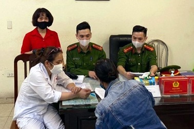 Trường hợp đầu tiên ở Hà Nội bị phạt vì không đeo khẩu trang