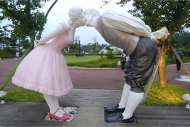 Tham quan những bảo tàng tình dục đông khách nhất thế giới