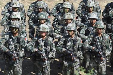 Trung Quốc diễn tập bắn đạn thật gần biên giới Ấn Độ giữa lúc căng thẳng