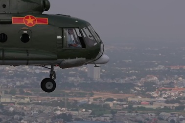 Biên đội trực thăng trên bầu trời TPHCM