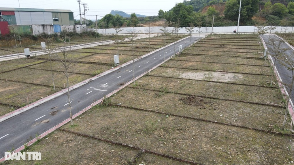 Bị thiệt hại bởi văn bản dừng chia tách thửa, người dân có thể khởi kiện? - 2 Bị thiệt hại bởi văn bản dừng chia tách thửa, người dân có thể khởi kiện? - 2