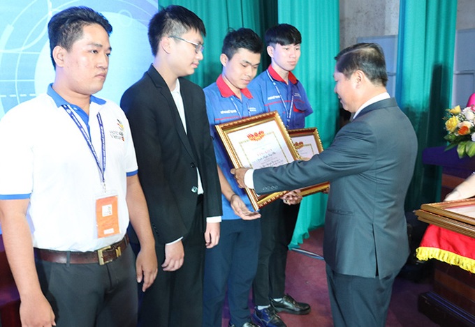 Hội đồng thi số 5, 30 thí sinh đạt Huy chương Vàng - Ảnh 2. Hội đồng thi số 5, 30 thí sinh đạt Huy chương Vàng - Ảnh 2.