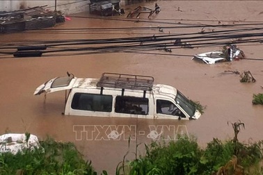 13 du khách Việt Nam bị kẹt trong mưa lớn và sạt lở đất tại Nepal