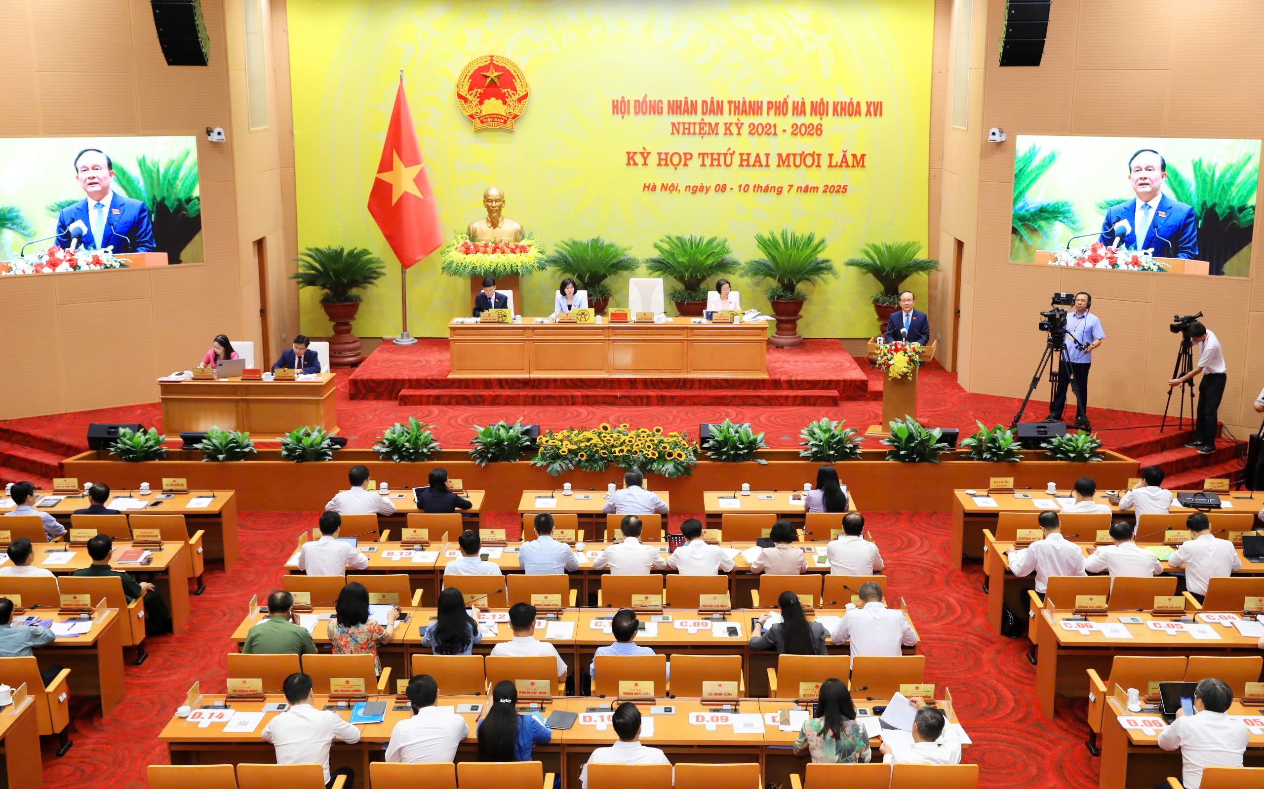 Hà Nội chốt hỗ trợ bữa ăn trưa cho học sinh, sẽ xây thêm nhiều cây cầu - 1