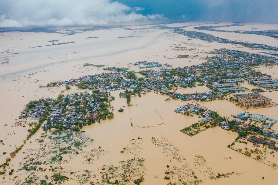 Nhiều nghệ sĩ tham gia đêm nhạc thiện nguyện “Thương về miền Trung” - 2 Nhiều nghệ sĩ tham gia đêm nhạc thiện nguyện “Thương về miền Trung” - 2
