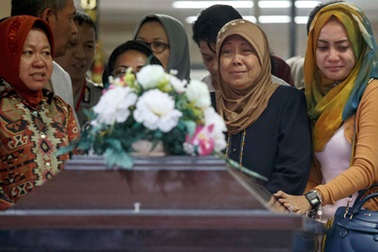 Nạn nhân đầu tiên trên chuyến bay "tử thần" QZ8501 đã yên nghỉ