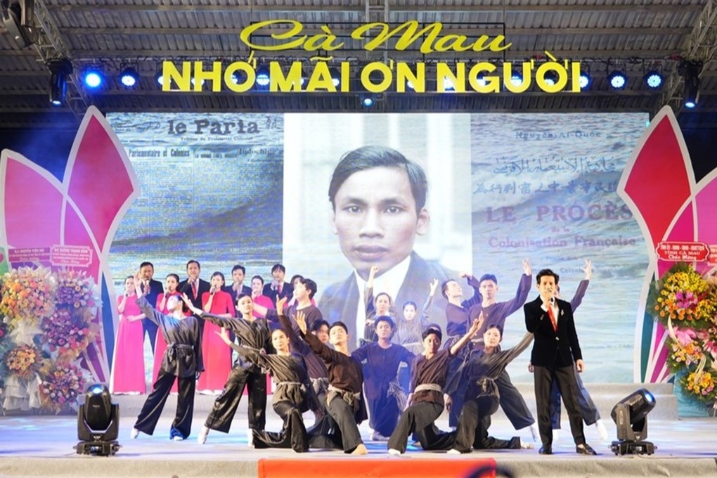 Cán bộ phải nêu gương Bác, tự soi, tự sửa, hoàn thành xuất sắc nhiệm vụ - 1 Cán bộ phải nêu gương Bác, tự soi, tự sửa, hoàn thành xuất sắc nhiệm vụ - 1