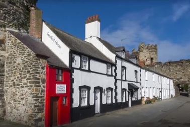 "Choáng" với ngôi nhà diện tích 1,5m2 nhưng thu hút hàng chục nghìn người