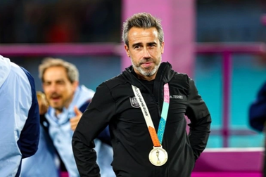 HLV tuyển nữ Tây Ban Nha bị sa thải sau bê bối của Chủ tịch Rubiales