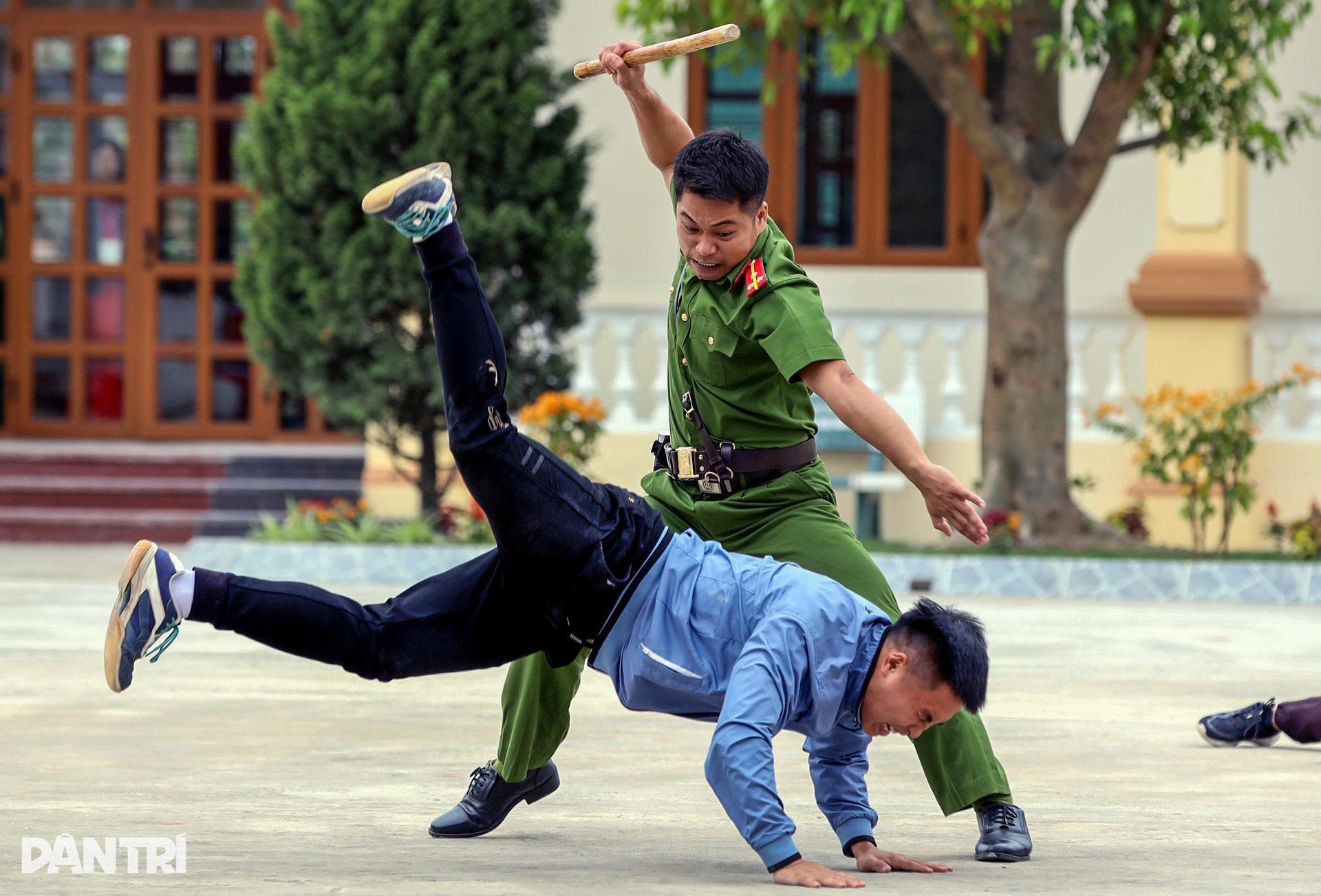 Công an Việt Nam trình diễn võ thuật trong khuôn khổ Hội nghị APCCA 41 - 5 Công an Việt Nam trình diễn võ thuật trong khuôn khổ Hội nghị APCCA 41 - 5