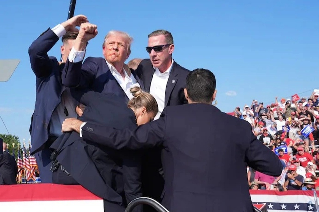Ảnh chụp khoảnh khắc ông Trump bị ám sát hụt thắng giải Pulitzer - 1 Ảnh chụp khoảnh khắc ông Trump bị ám sát hụt thắng giải Pulitzer - 1