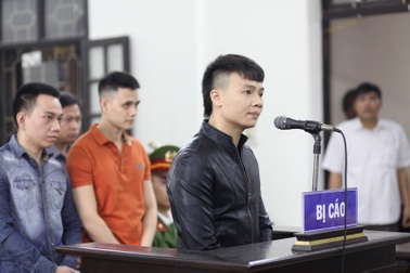 Khá "Bảnh" cùng đồng phạm hầu toà