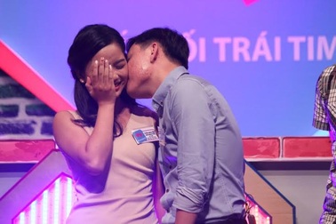 Dư luận trái chiều về “chuyến xe hồng”