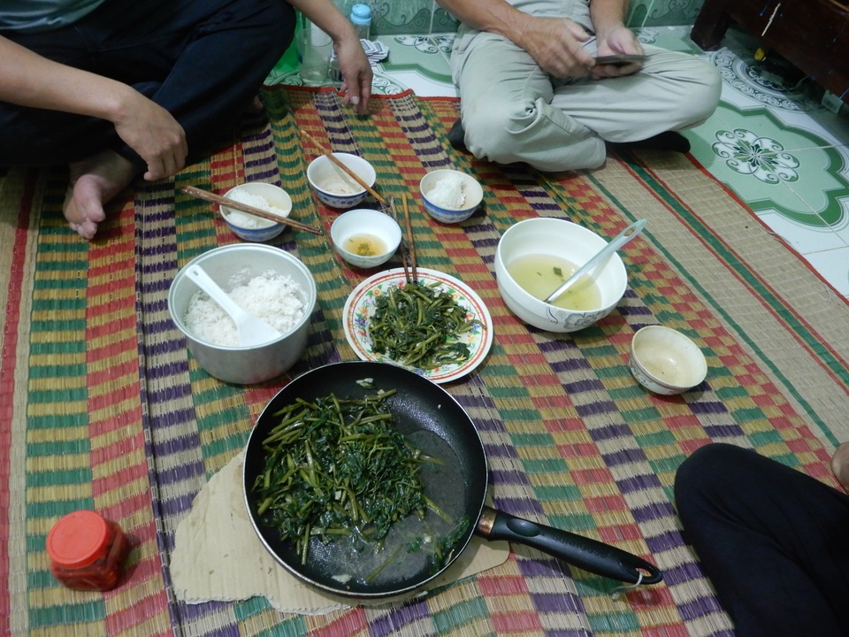 Nhiều thợ hồ mắc kẹt” ở Đà Nẵng mong ngày về quê - 2 Nhiều thợ hồ mắc kẹt” ở Đà Nẵng mong ngày về quê - 2