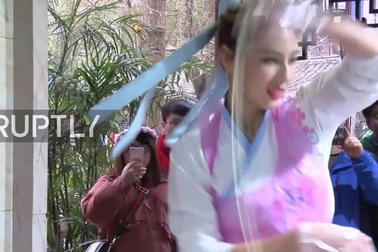 Xem biểu diễn món mỳ trường thọ như trong phim kiếm hiệp