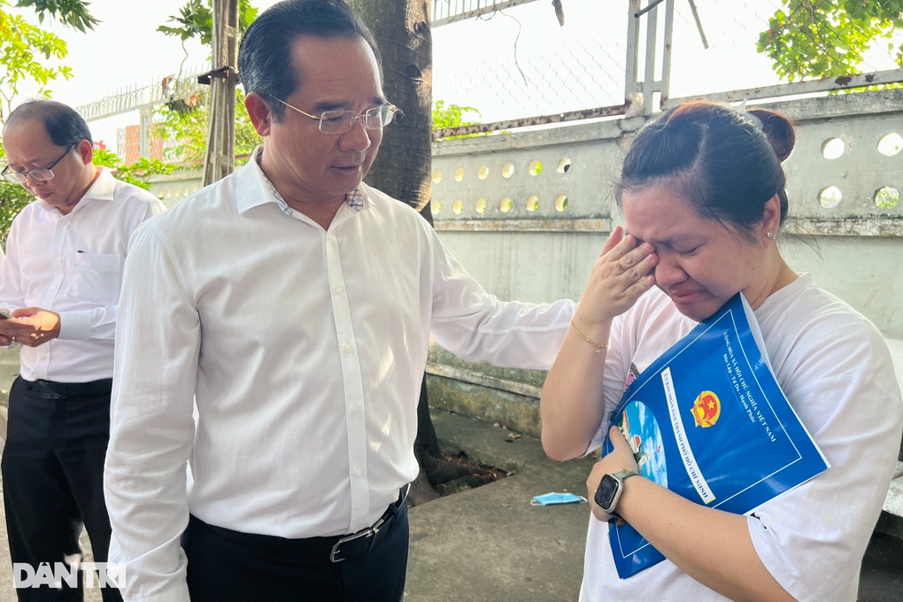 Cuộc gọi kêu cứu vào đêm xảy ra vụ cháy khiến 8 người chết ở cư xá Độc Lập - 3 Cuộc gọi kêu cứu vào đêm xảy ra vụ cháy khiến 8 người chết ở cư xá Độc Lập - 3