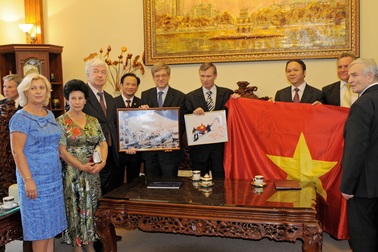 Ra mắt cuốn sách “Liên Xô-Việt Nam - 60 năm sát cánh” 