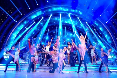 Đã đến lúc Bước nhảy Hoàn vũ có cặp đôi đồng giới?