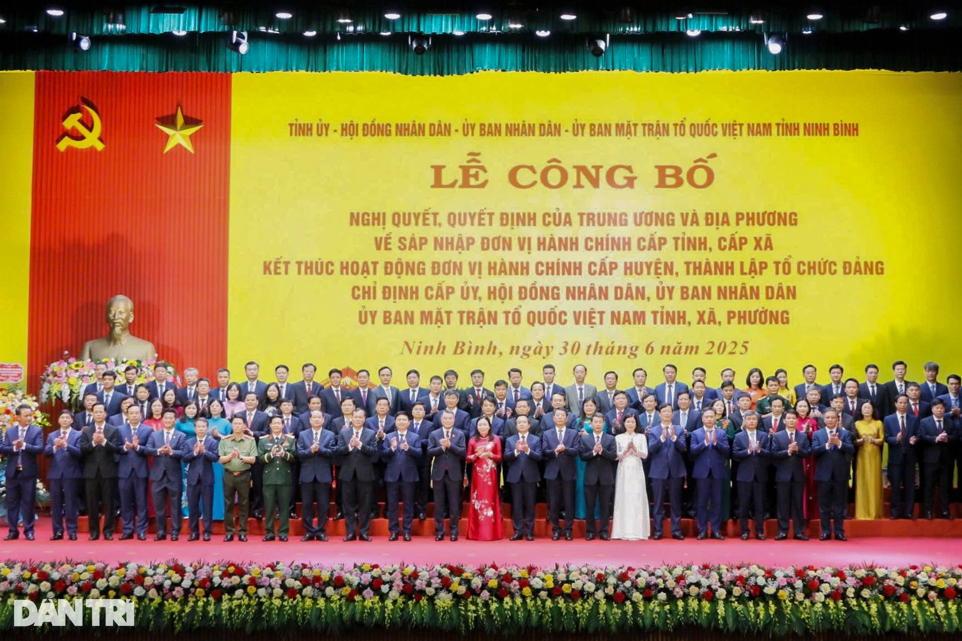 Lễ công bố Nghị quyết của Quốc hội về sáp nhập tỉnh, thành phố cả nước - 15 Lễ công bố Nghị quyết của Quốc hội về sáp nhập tỉnh, thành phố cả nước - 15