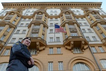 Các nghị sĩ Mỹ đòi trục xuất 300 nhà ngoại giao Nga