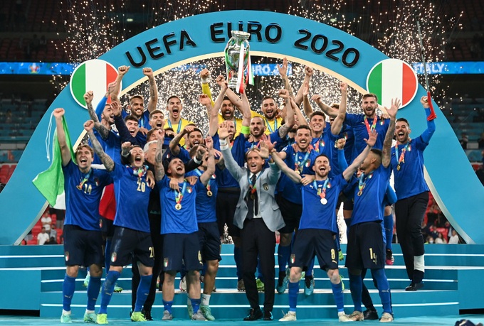 Italia lên ngôi vô địch EURO 2020: Ngôi sao trên ngực áo và sức mạnh tập thể - Ảnh 1.