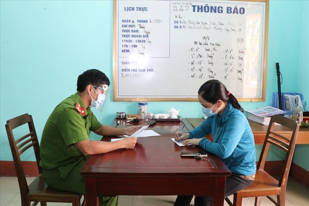 Cán bộ trường trung cấp sửa giấy xét nghiệm để thông chốt kiểm dịch - 1 Cán bộ trường trung cấp sửa giấy xét nghiệm để thông chốt kiểm dịch - 1