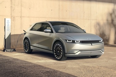 Hyundai chơi trội trong cuộc chiến mang tên "xe chạy điện"