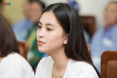 Ông nội Hoa hậu Tiểu Vy qua đời, nhiều sao Việt gửi lời chia buồn