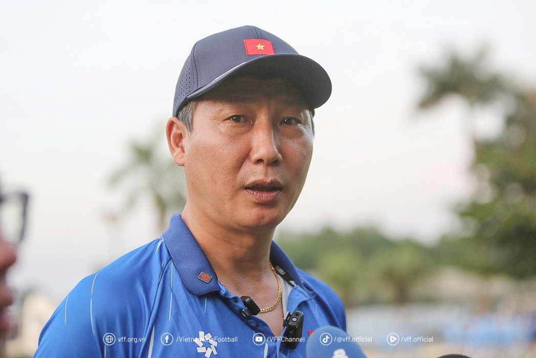 HLV Kim Sang Sik lo ngại một điều trước trận đấu với U23 Singapore - 1