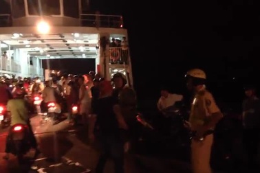 Bến phá Cát Lái hỗn loạn vì “ngáo đá” dùng dao tấn công CSGT