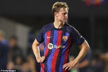 Barcelona nổi giận khi De Jong từ chối gia nhập Man Utd