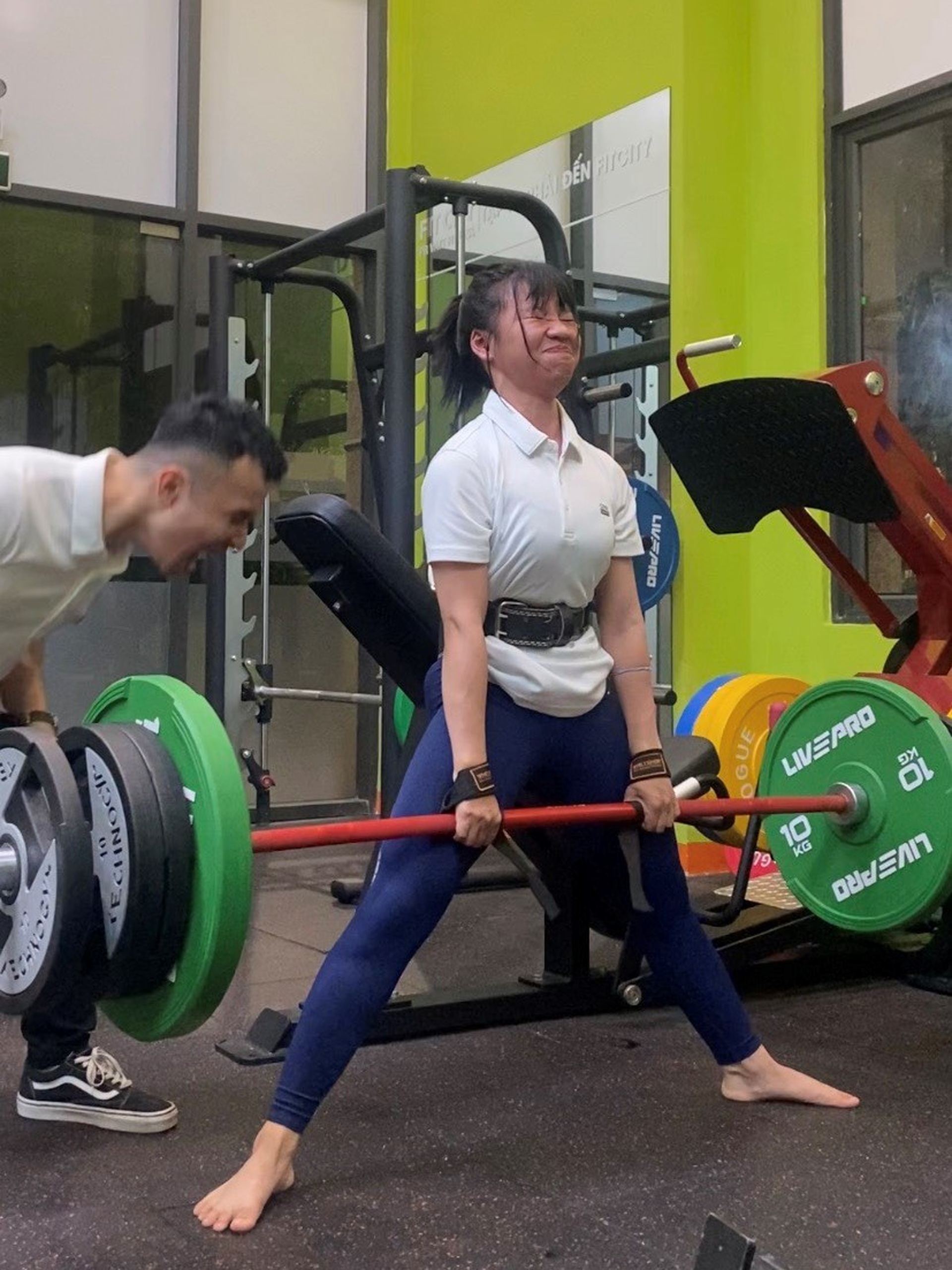 Cô gái 15 tuổi đã tập thể hình, đoạt huy chương vàng ngay lần đầu thi đấu - 6 Cô gái 15 tuổi đã tập thể hình, đoạt huy chương vàng ngay lần đầu thi đấu - 6