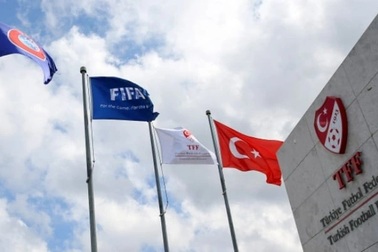 Rúng động bóng đá Thổ Nhĩ Kỳ: 149 trọng tài bị treo còi vì cá độ