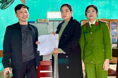 Nhận được 1,7 tỷ đồng từ tài khoản lạ, người phụ nữ hoảng hốt báo công an