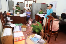 Phát hiện đối tượng làm giả giấy tờ từ một vi phạm giao thông