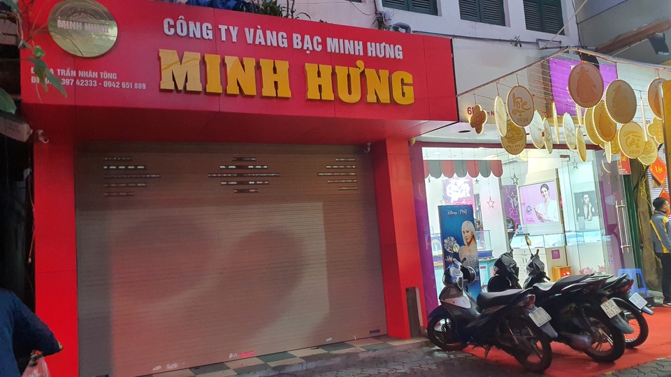 Kỳ lạ: Chủ tiệm vàng đóng cửa ngủ kỹ ngày vía Thần Tài - 6 Kỳ lạ: Chủ tiệm vàng đóng cửa ngủ kỹ ngày vía Thần Tài - 6