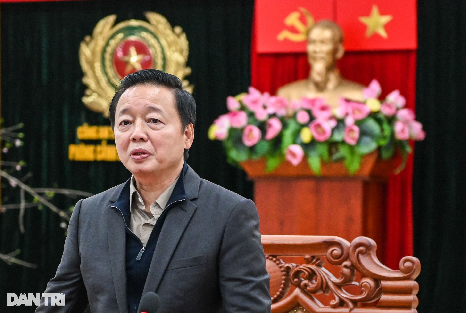 Phó Thủ tướng Trần Hồng Hà chúc Tết người già neo đơn, bệnh nhân ung thư - 4 Phó Thủ tướng Trần Hồng Hà chúc Tết người già neo đơn, bệnh nhân ung thư - 4