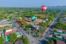 Ngắm thiên nhiên hùng vĩ của xã rộng nhất Việt Nam từ khinh khí cầu