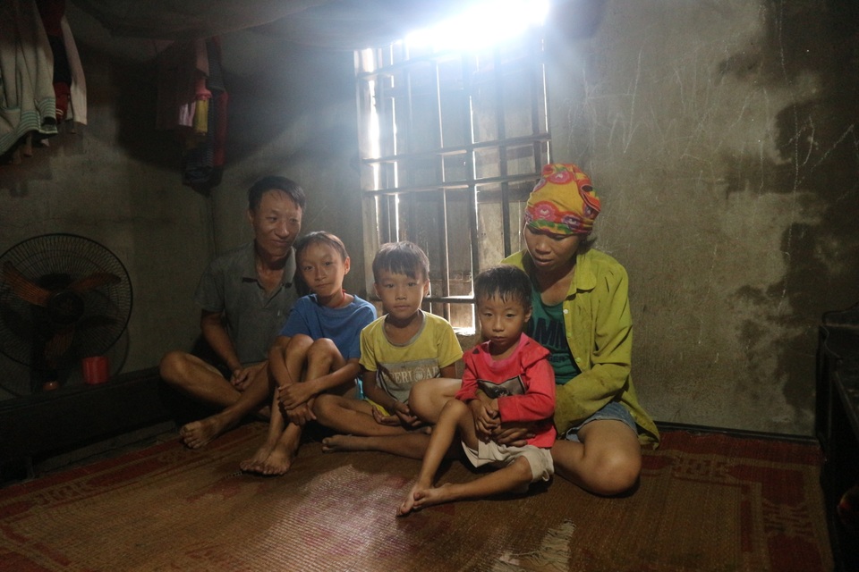 Vợ chồng chị Dậu thời hiện đại bất lực nhìn hai đứa con bị bệnh tim, động kinh - 4 Vợ chồng chị Dậu thời hiện đại bất lực nhìn hai đứa con bị bệnh tim, động kinh - 4