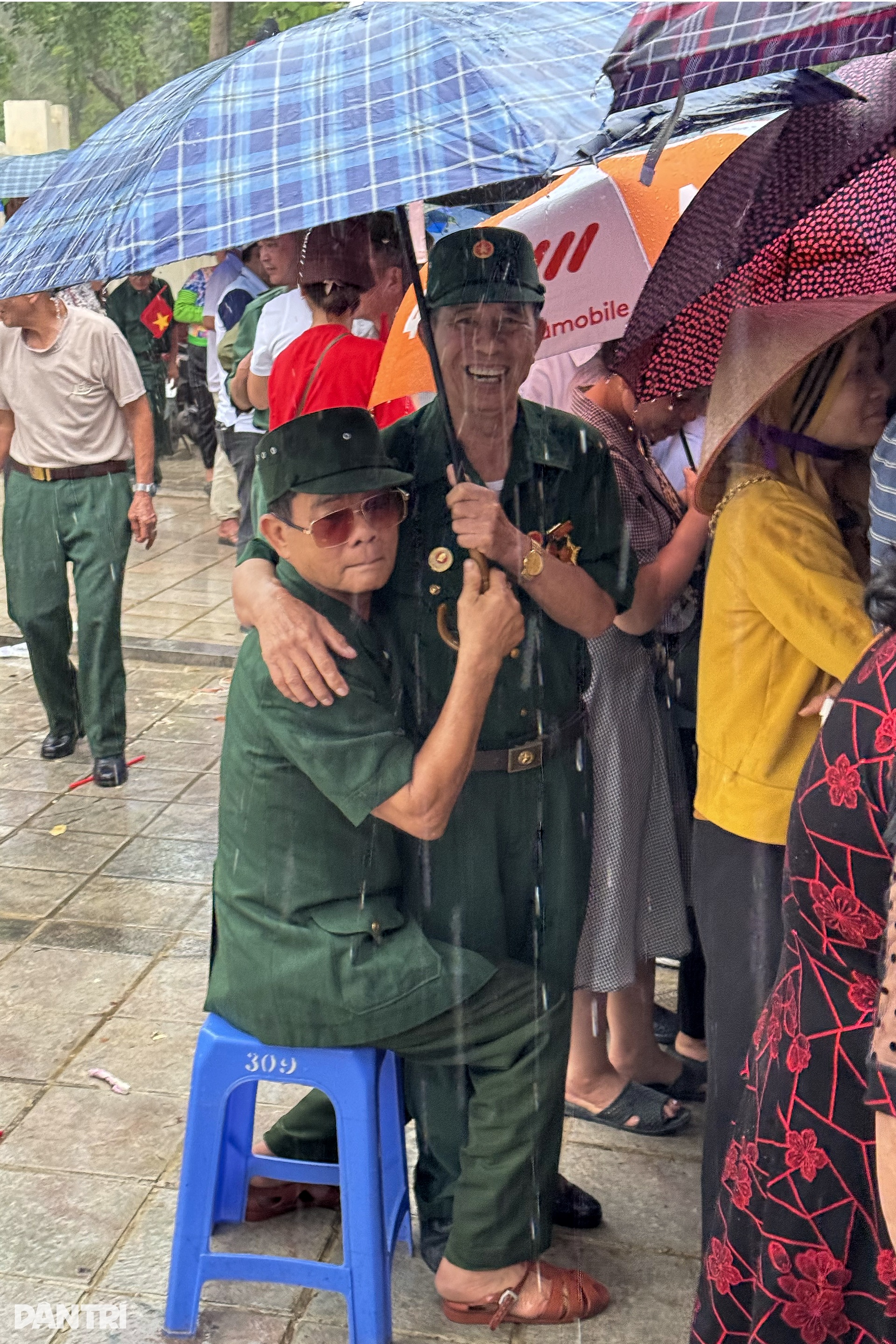 Người dân cả nước hướng về Điện Biên trong ngày hội mừng Chiến thắng - 10