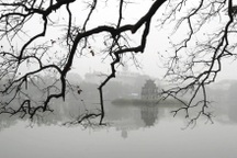 Hà Nội tiếp tục chìm trong sương mù dày đặc