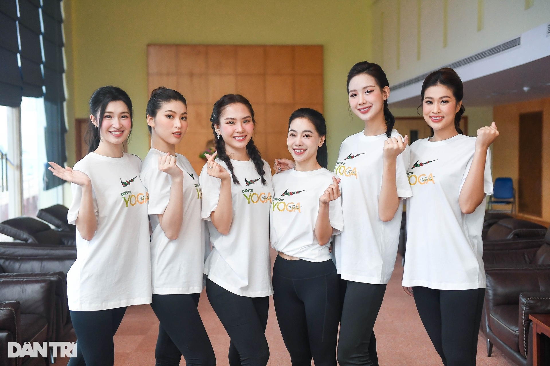 Nhìn lại hành trình ngày hội yoga lớn nhất Việt Nam, 2 màn đồng diễn kỷ lục - 12 Nhìn lại hành trình ngày hội yoga lớn nhất Việt Nam, 2 màn đồng diễn kỷ lục - 12