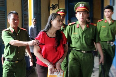 Hoa hậu Quý bà Tuyết Nga chuẩn bị hầu toà