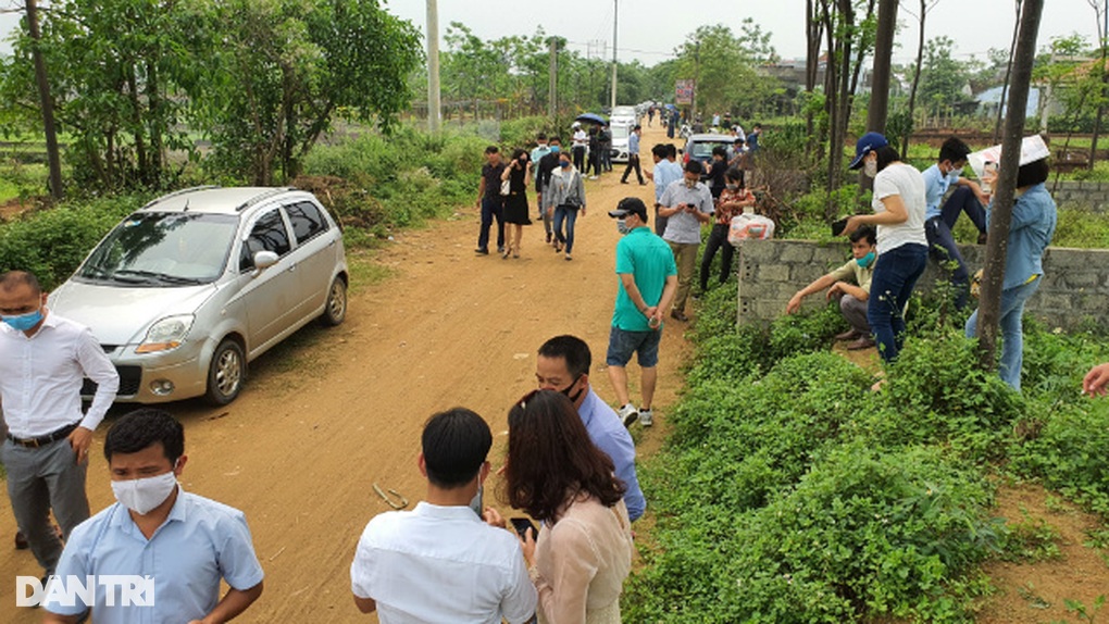 Môi giới bất động sản bỏ nghề do thu nhập không đủ sống - 1 Môi giới bất động sản bỏ nghề do thu nhập không đủ sống - 1