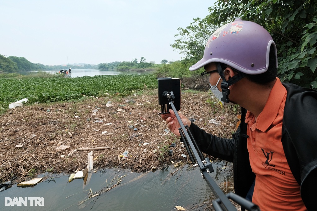 Trèo lên ngọn cây livestream vụ tìm kiếm cô gái mất tích ở Hà Nội - 6 Trèo lên ngọn cây livestream vụ tìm kiếm cô gái mất tích ở Hà Nội - 6