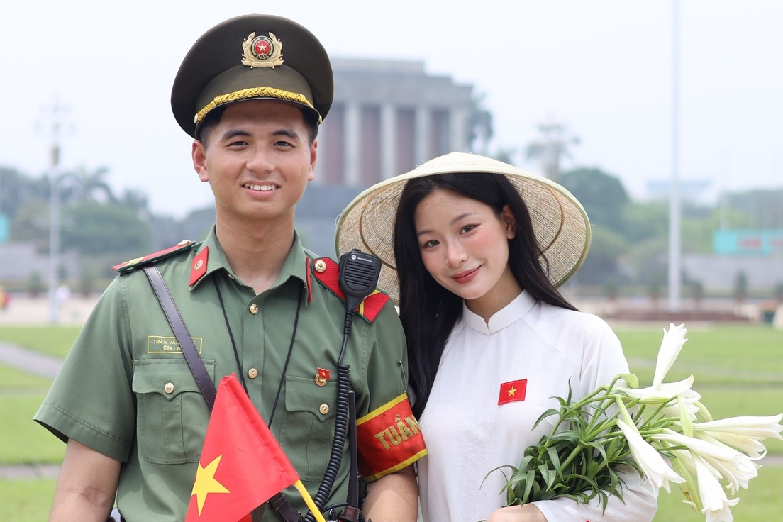 9X từ Đức về Việt Nam làm dự án "50 lá cờ - 50 năm hòa bình"